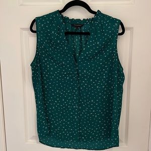 Sleeveless blouse